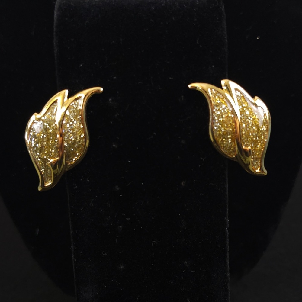 PRETTY GLITTERY VINTAGE ESTATE GOLD TONE LEAF FLORAL CLIP EARRINGS!